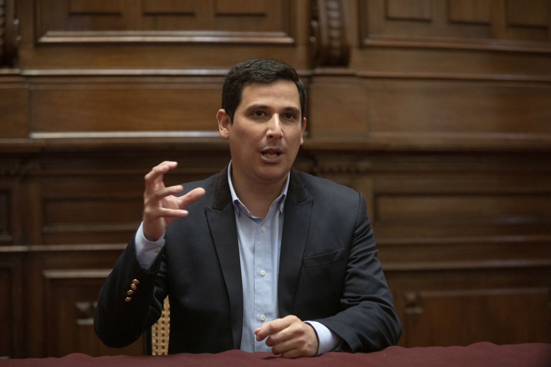 Exparlamentario César Combina apoya la moción de vacancia presidencial.