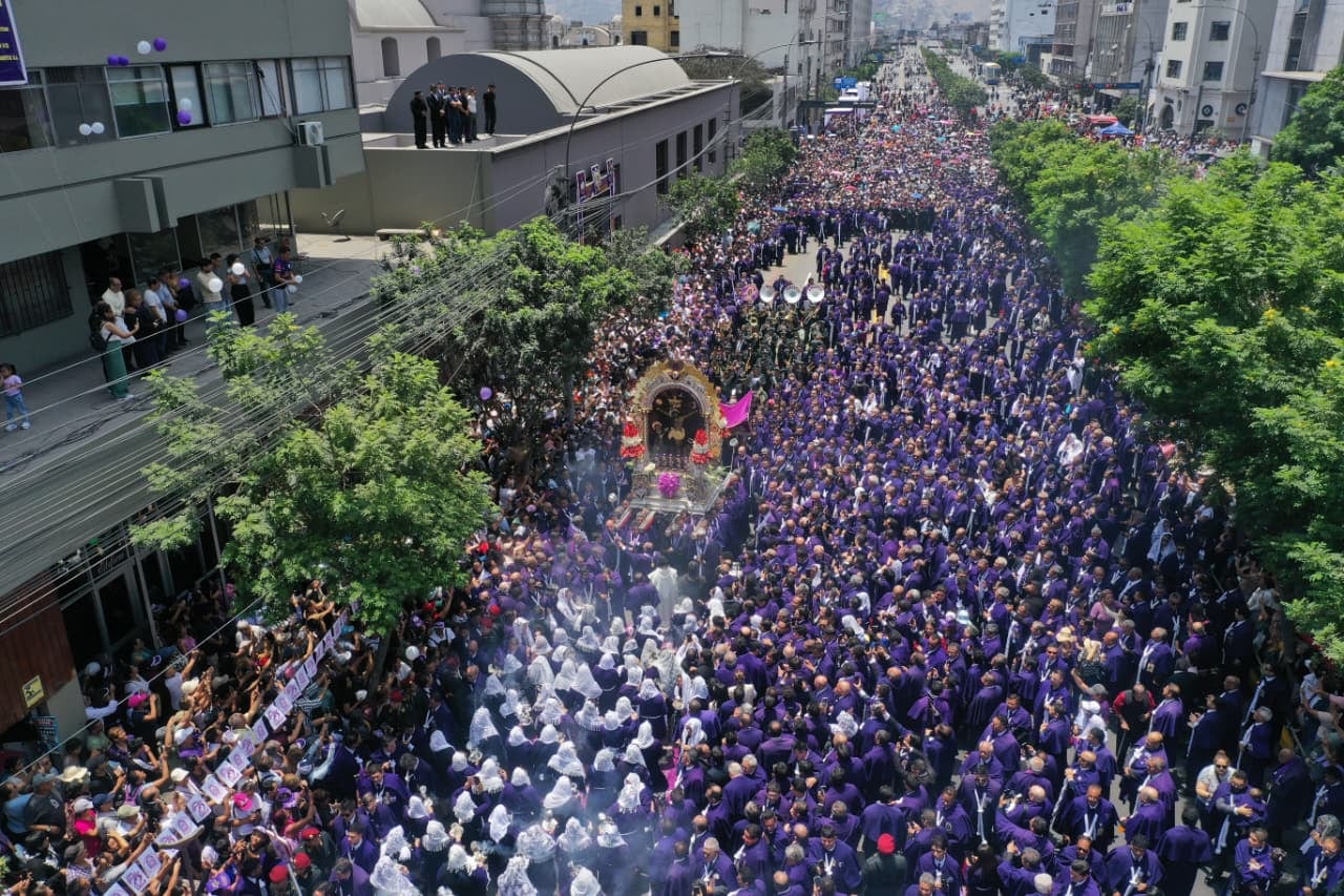 Impresionantes imágenes de la primera procesión del Señor de los Milagros de este 2026. (Fotos: Julio Reaño/@photo.gec)