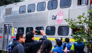 Pepitas: El Gobierno debe trabajar en poner en funcionamiento los trenes traídos de California
