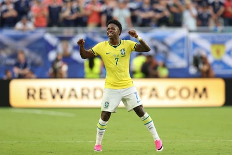 ¡Vinicius hace historia! Marcó su primer doblete mundialista ante Escocia y Brasil es una fiesta
