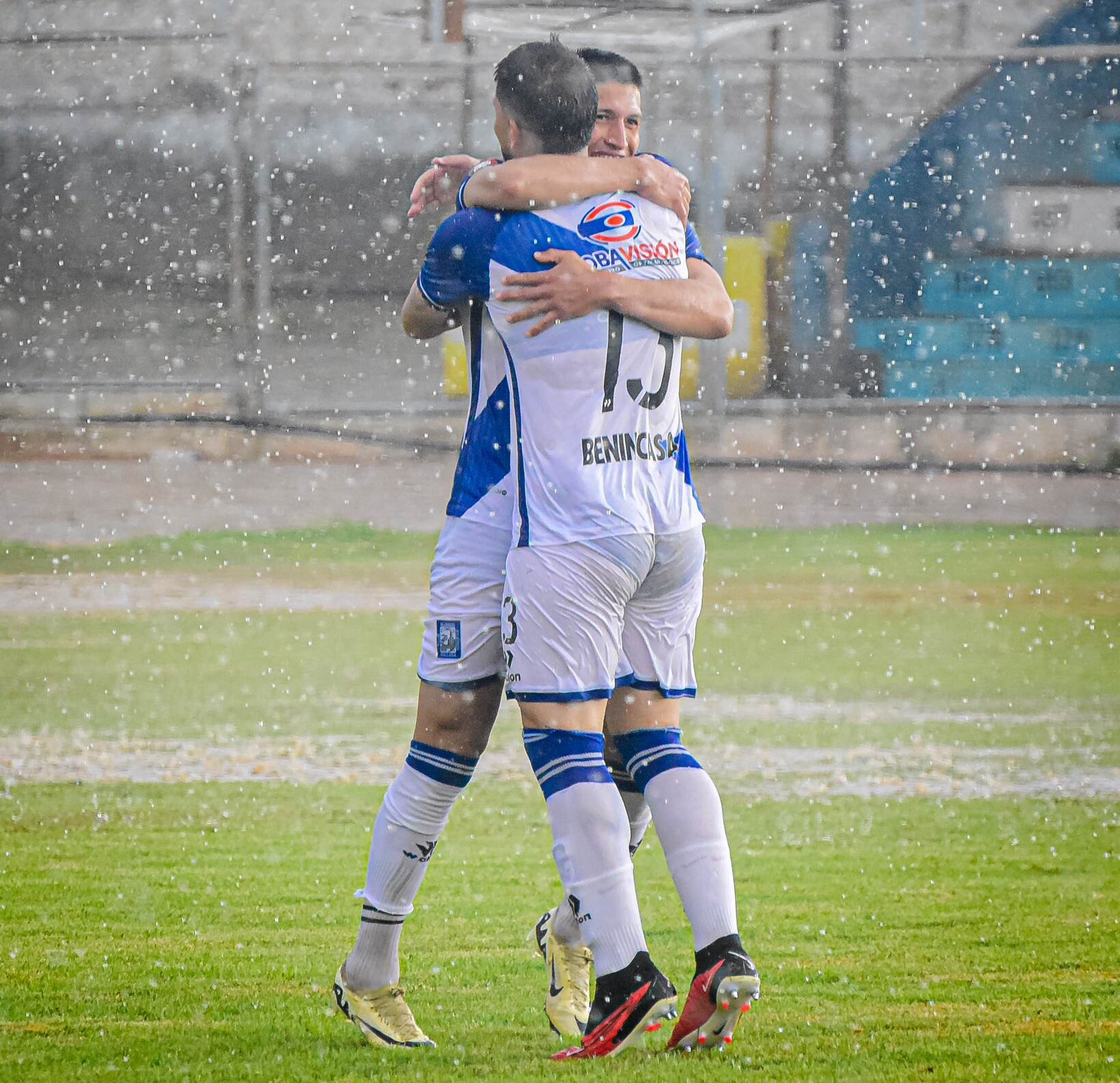 Alianza Atlético se impuso 4-1 a Binacional en un partido que tuvo de todo.