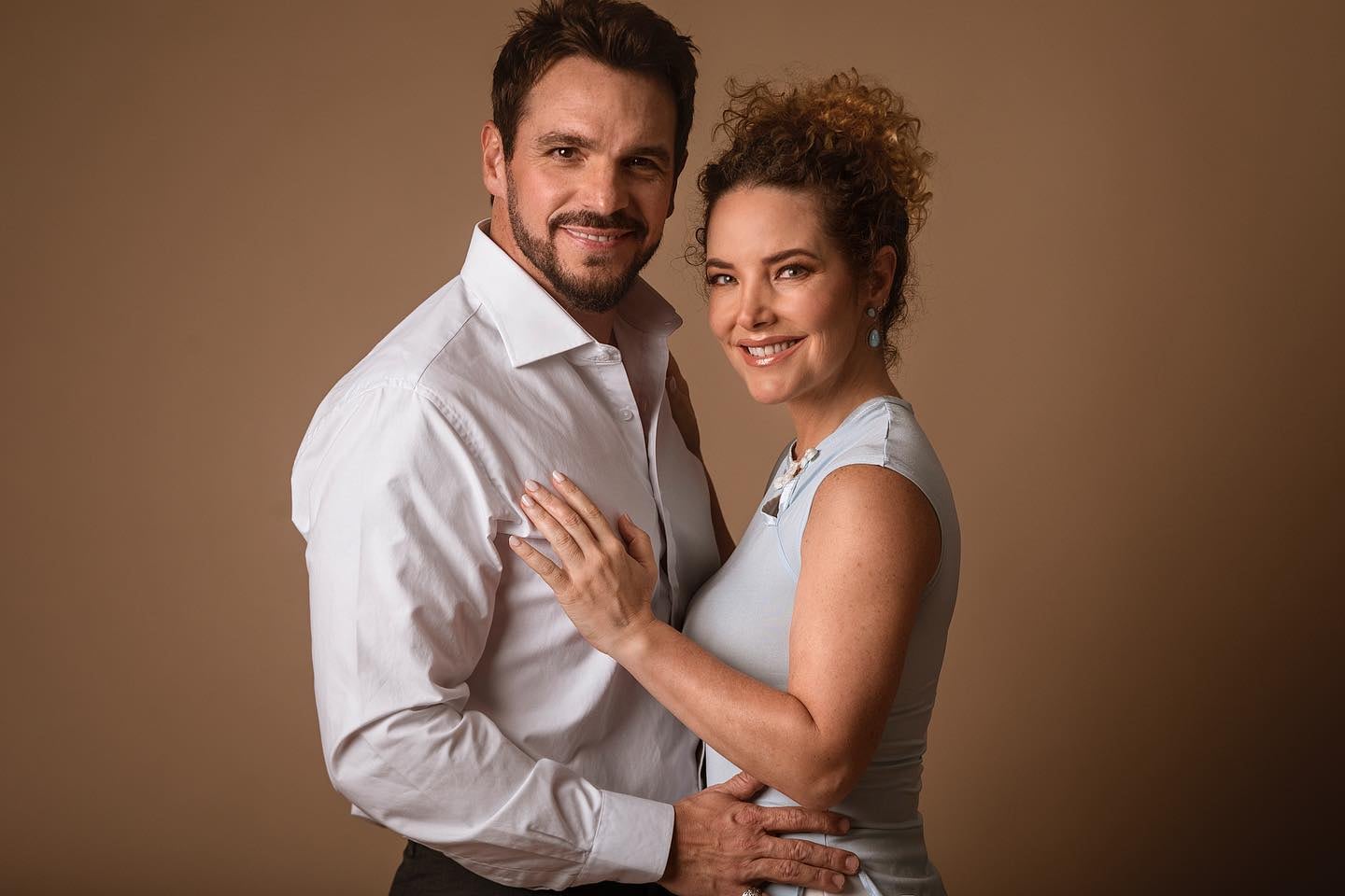 Virna Flores confiesa que no le revisa el celular a Ismael, su esposo.