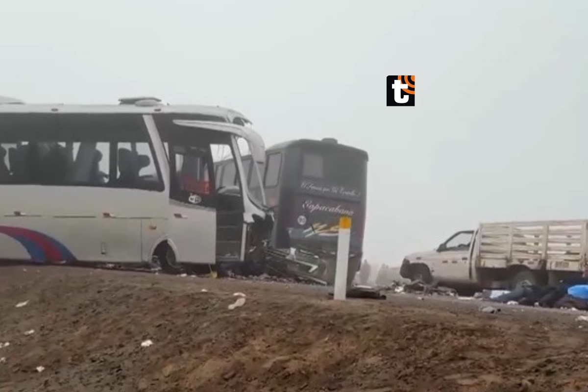 Triple choque en la Panamericana Sur deja al menos cinco muertos y varios heridos en Tacna.