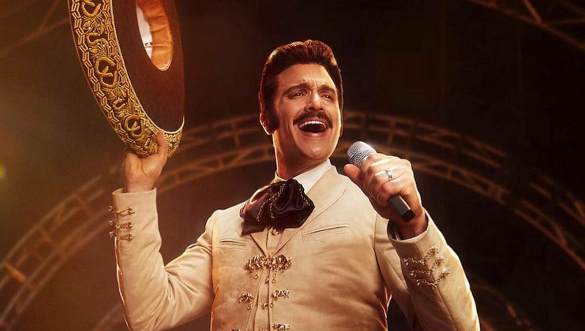 Jaime Camil en “El Rey, Vicente Fernández”, ya disponible en Netflix (Foto: Netflix)