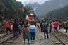 Cusco: Manifestantes impiden paso de trenes a Machu Picchu en protesta contra nuevo sistema de venta de boletos turísticos | VIDEO