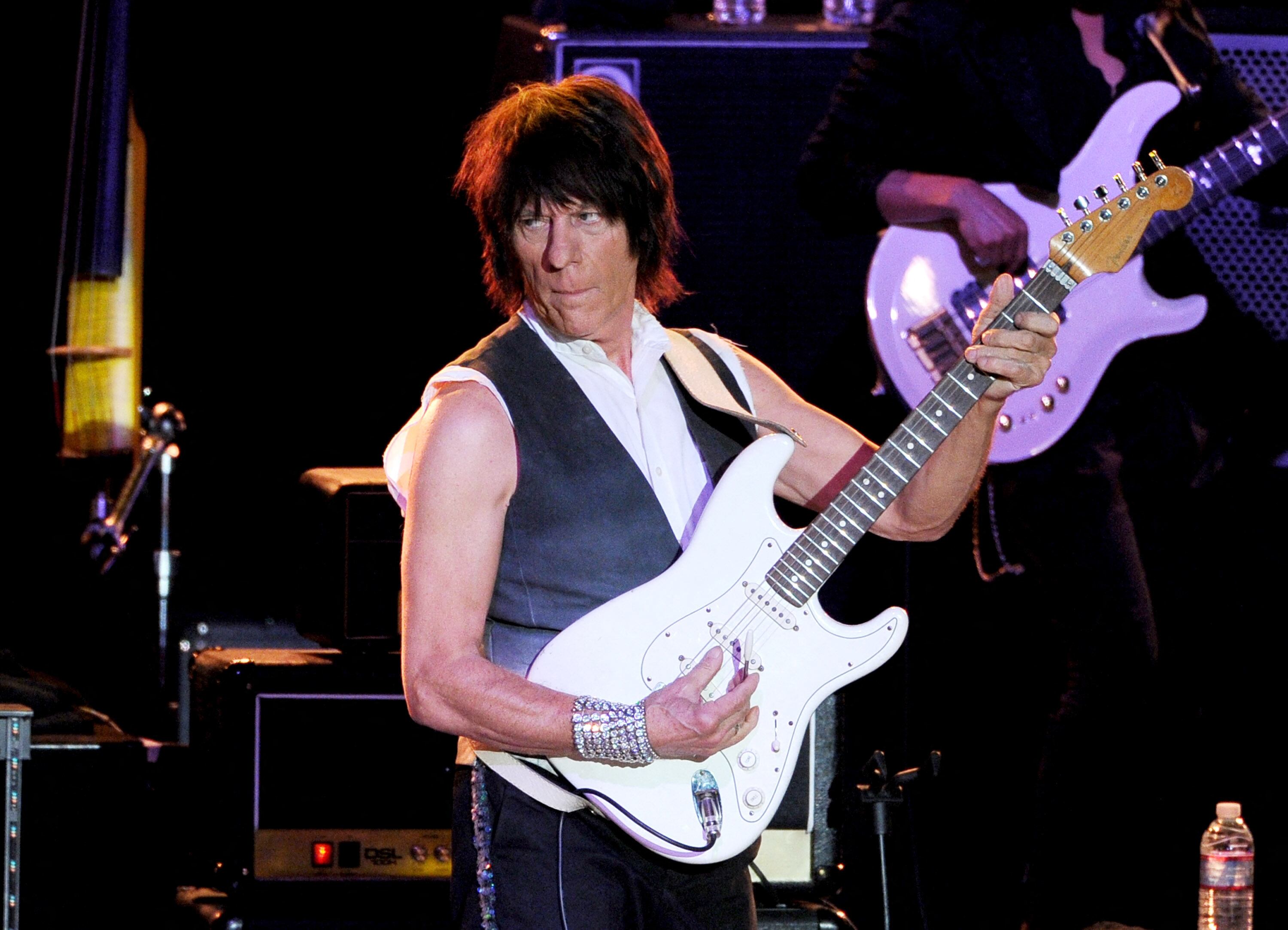 Jeff Beck, el músico y legenda del rock falleció a los 78 años.