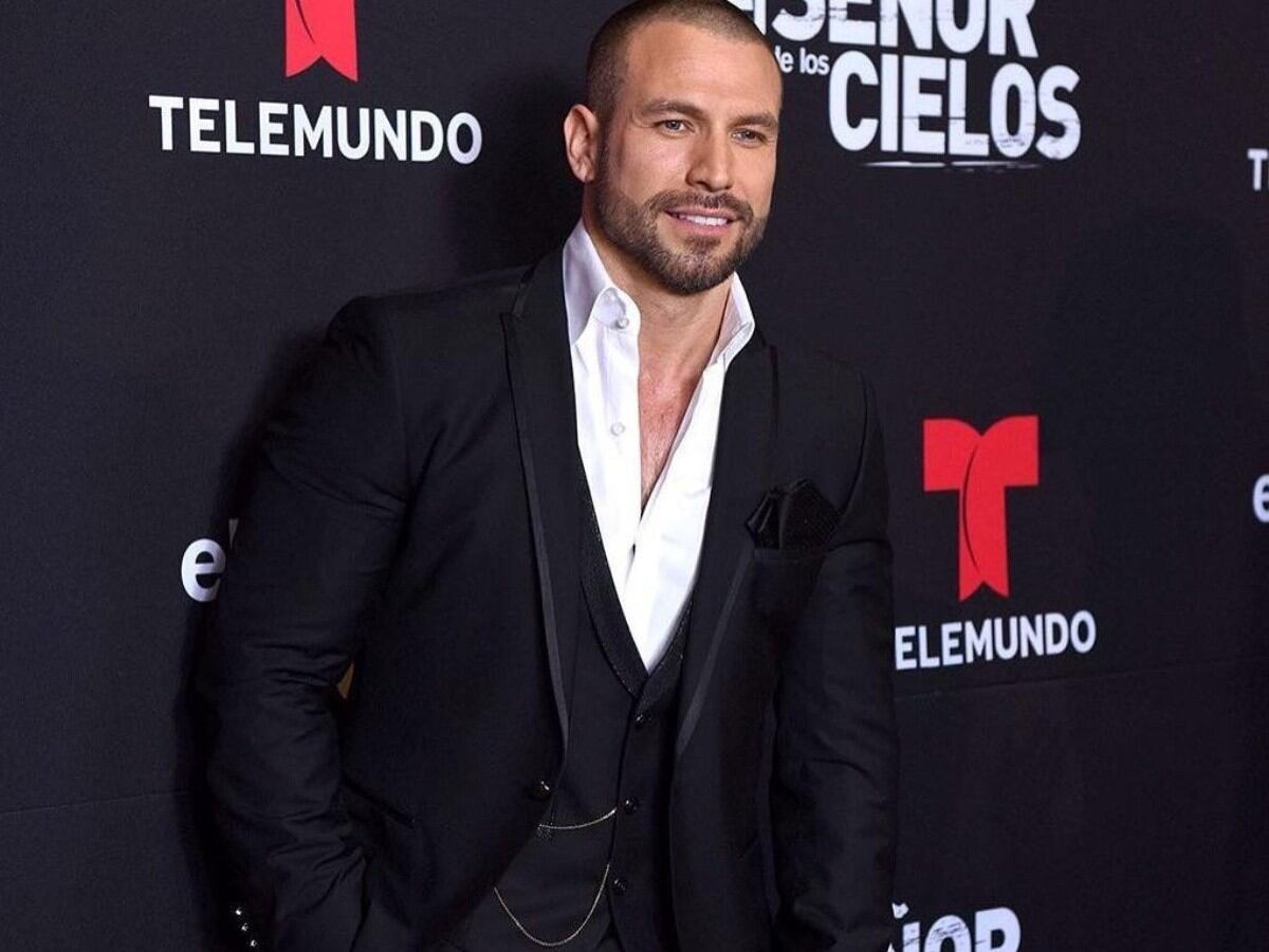Rafal Amaya se presentaba con éxito en las alfombras rojas de "El señor de los cielos" (Foto: Telemundo)