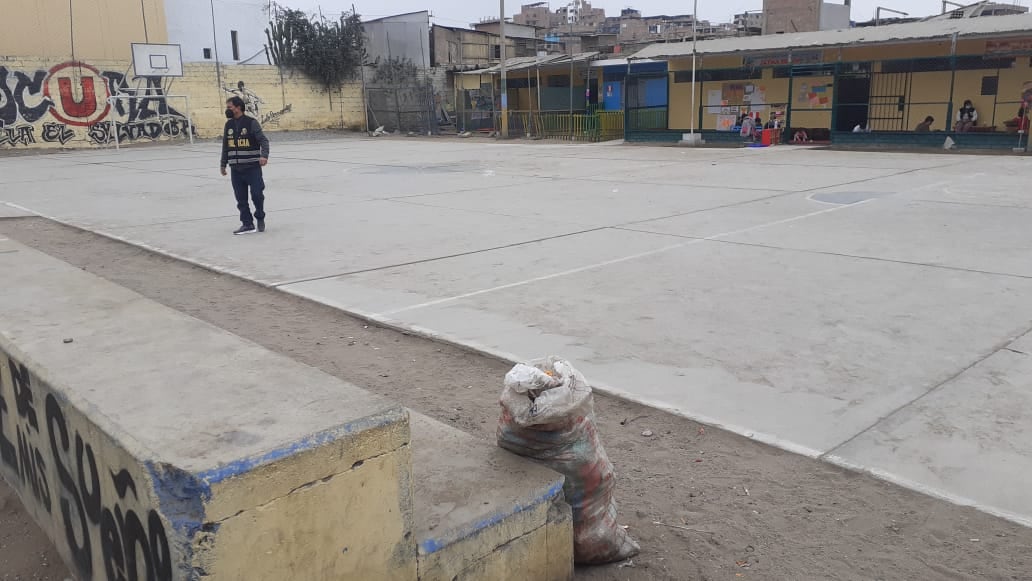 Joven padre de familia fue herido a balazos por asistentes a campeonato de fulbito interbarrios. (fotos: Mónica Rochabrum/Trome)