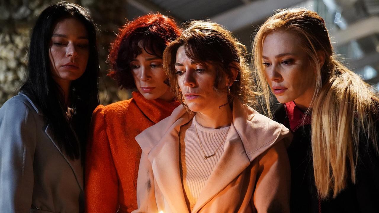 La serie turca “Yalancılar ve Mumları” está protagonizada por Elçin Sangu, Ceren Moray, Şafak Pekdemir, Burcu Shadedar, Feyyaz Duman e İsmail Demirci (Foto: Medyapım)