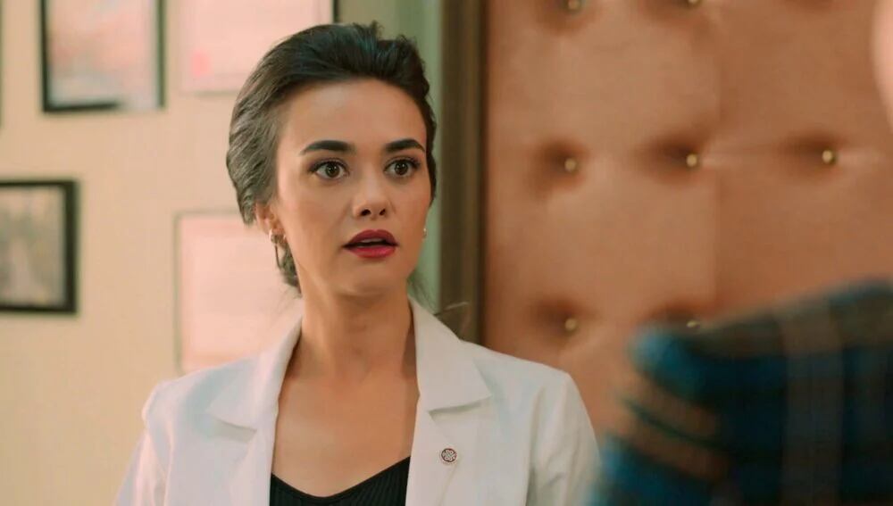 La actriz Hande Soral en el papel de Ümit en la telenovela turca “Tierra amarga” (Foto: Tims & B Productions)