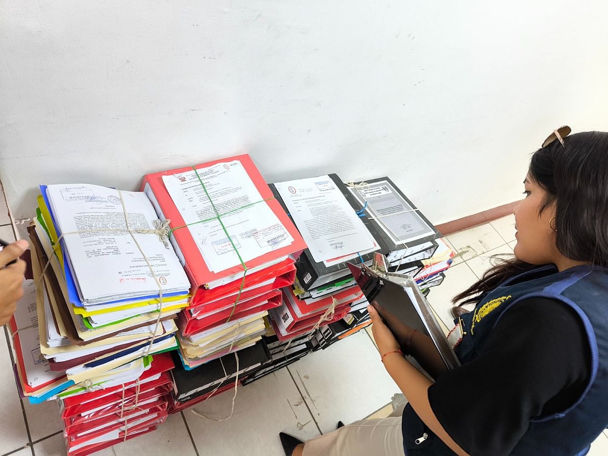 Fiscales anticorrupción acuden a sede del GORE Ayacucho por presunto retiro de documentos. (Foto: Difusión)