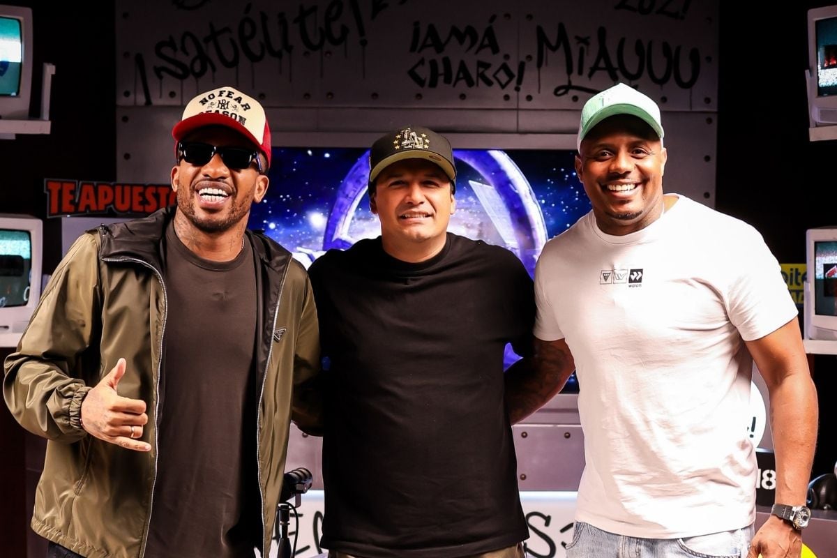 Reimond Manco posa junto a la Foquita y Curucucho (Foto: @Enfocados)
