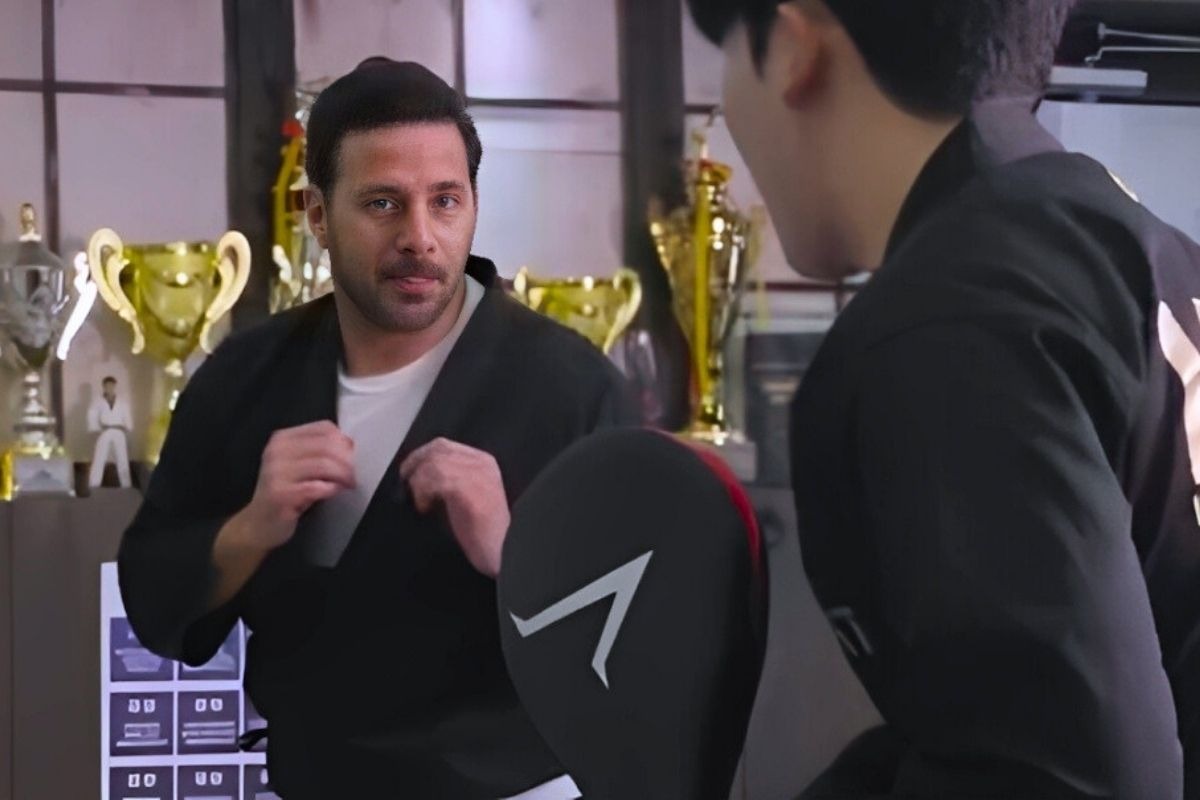 Claudio Pizarro demostró condiciones para arte marcial en Corea del Sur (Foto: @FCbayern)