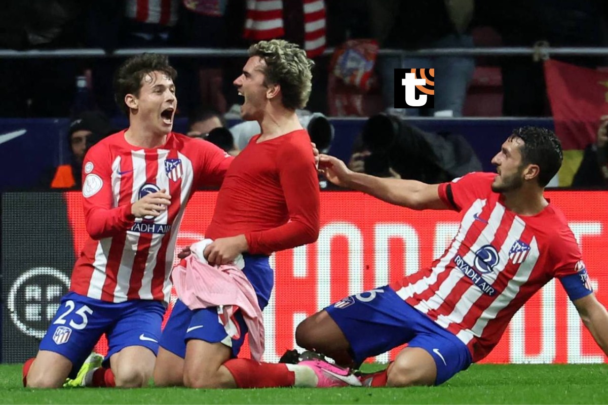 Antoine Griezmann celebra el tanto de la victoria del Atlético Madrid que hizo durante en la prórroga del derbi contra el Real Madrid. (Foto: AFP)