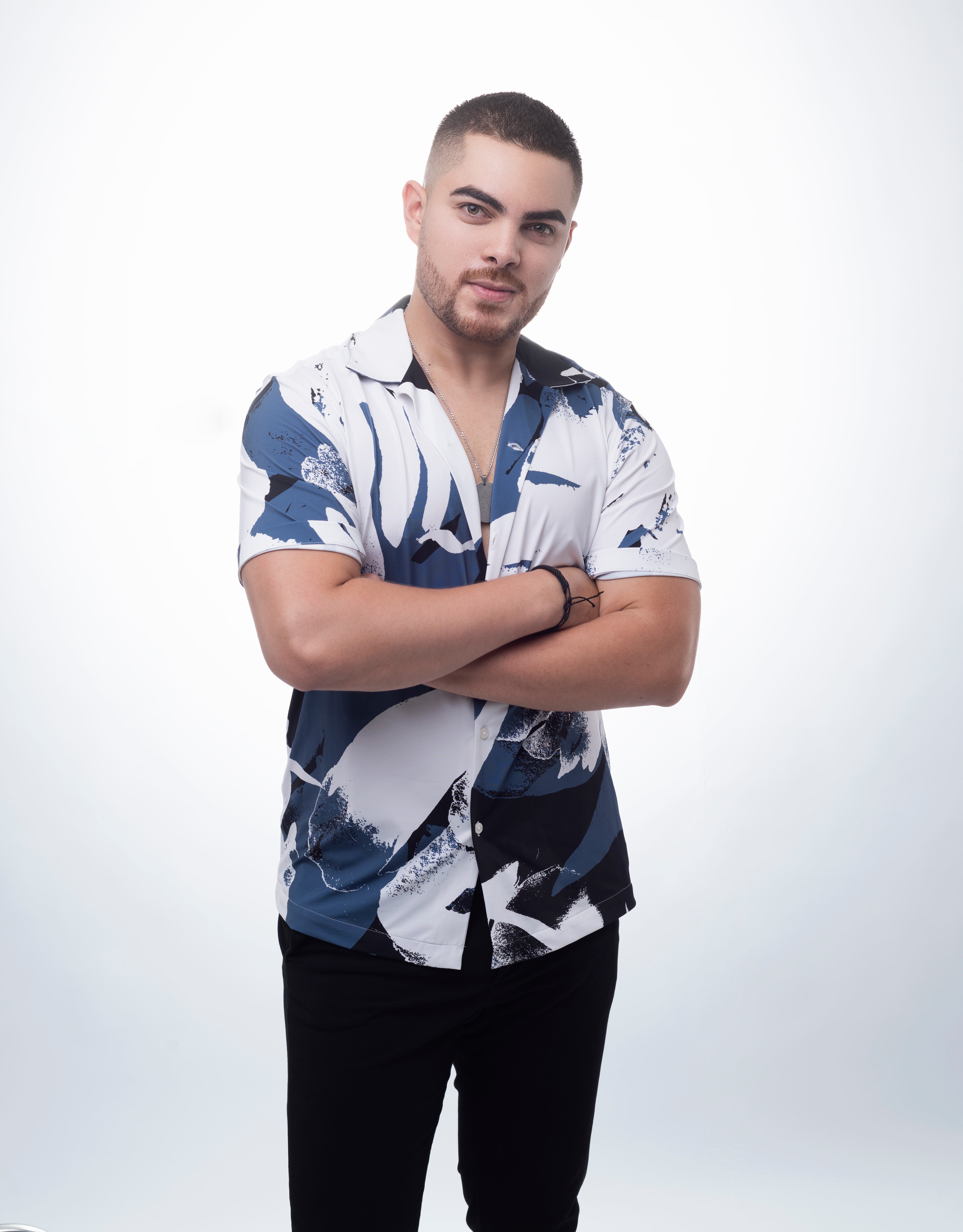 Intérprete y compositor de "Escúchame mi amor" tiene proyectos muy ambiciosos.