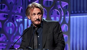 Sean Penn ganó su tercer Oscar; pero no acudió a la ceremonia a recogerlo