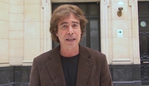 Carlos Bañuelos, el popular ‘Gato’ de Carmín, recuerda la locura que desató la novela: “Éramos ídolos juveniles”