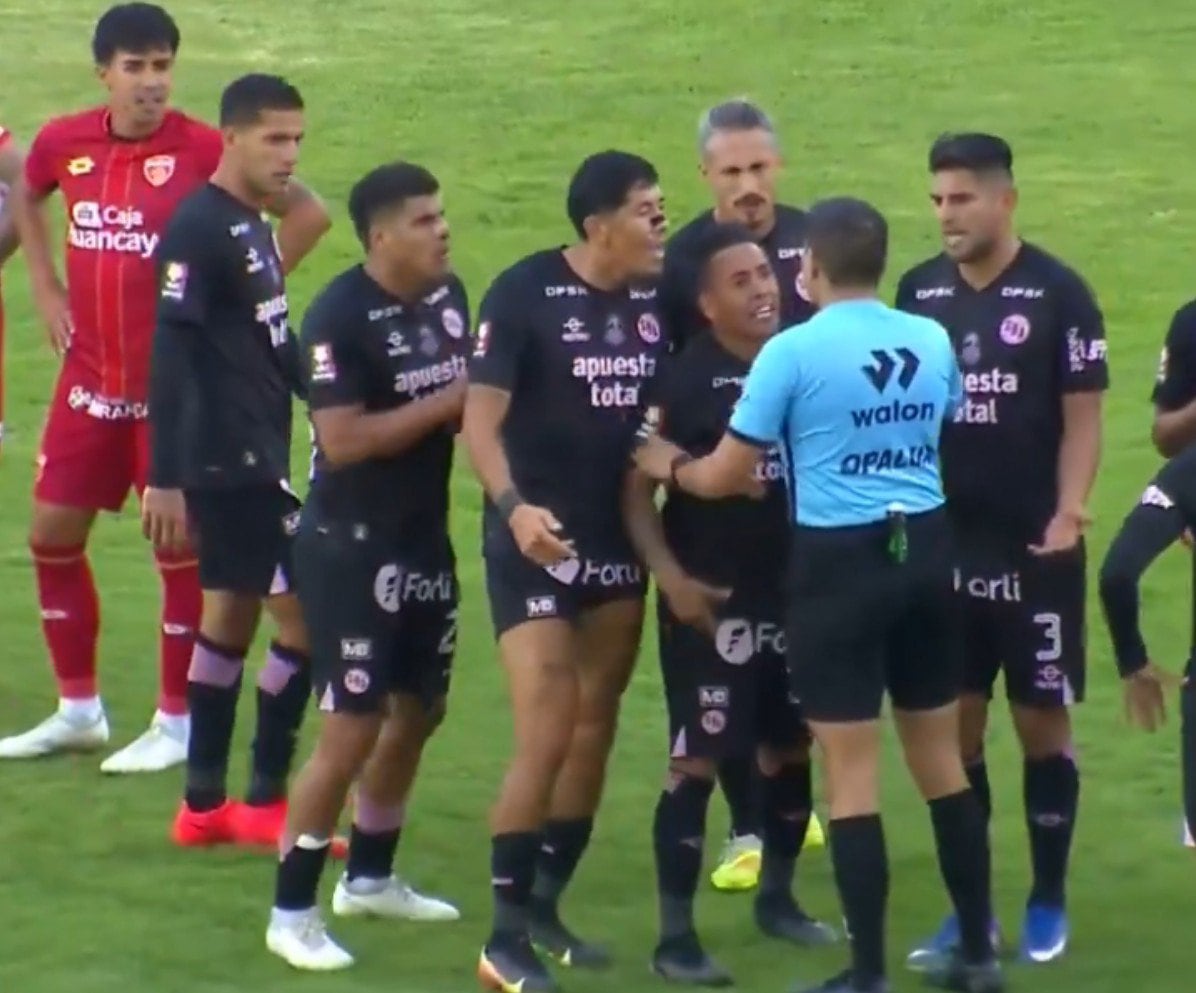 Jugadores de Sport Boys y Sport Huancayo se enfrascaron en tensa bronca. (Captura L1 MAX)