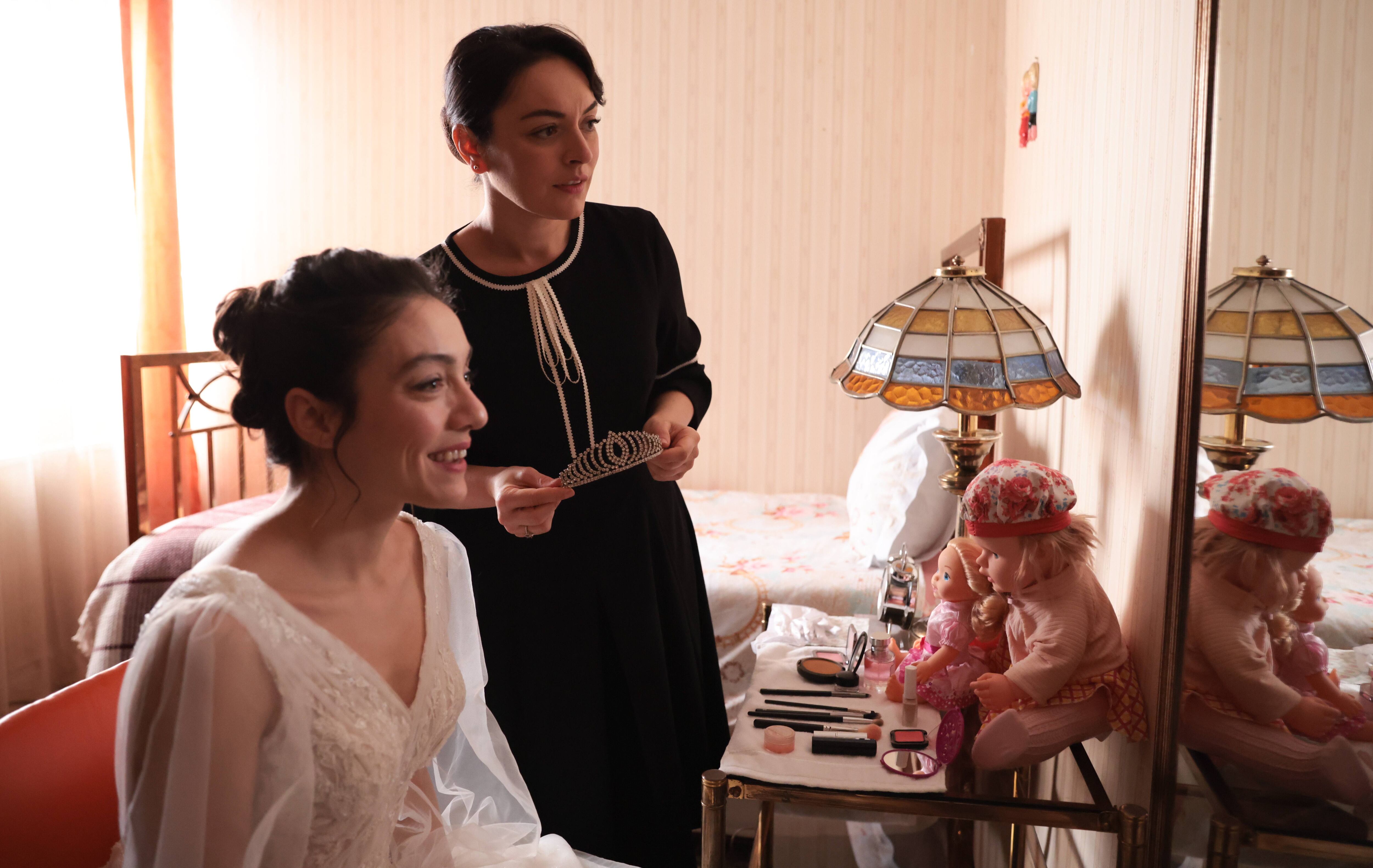 Gülben se prepara para su boda con Esat (Foto: OGM Pictures)