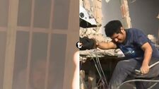 ¡Apareció entre los escombros! Rescatan hombre que quedó atrapado durante demolición de viviendas en Ate