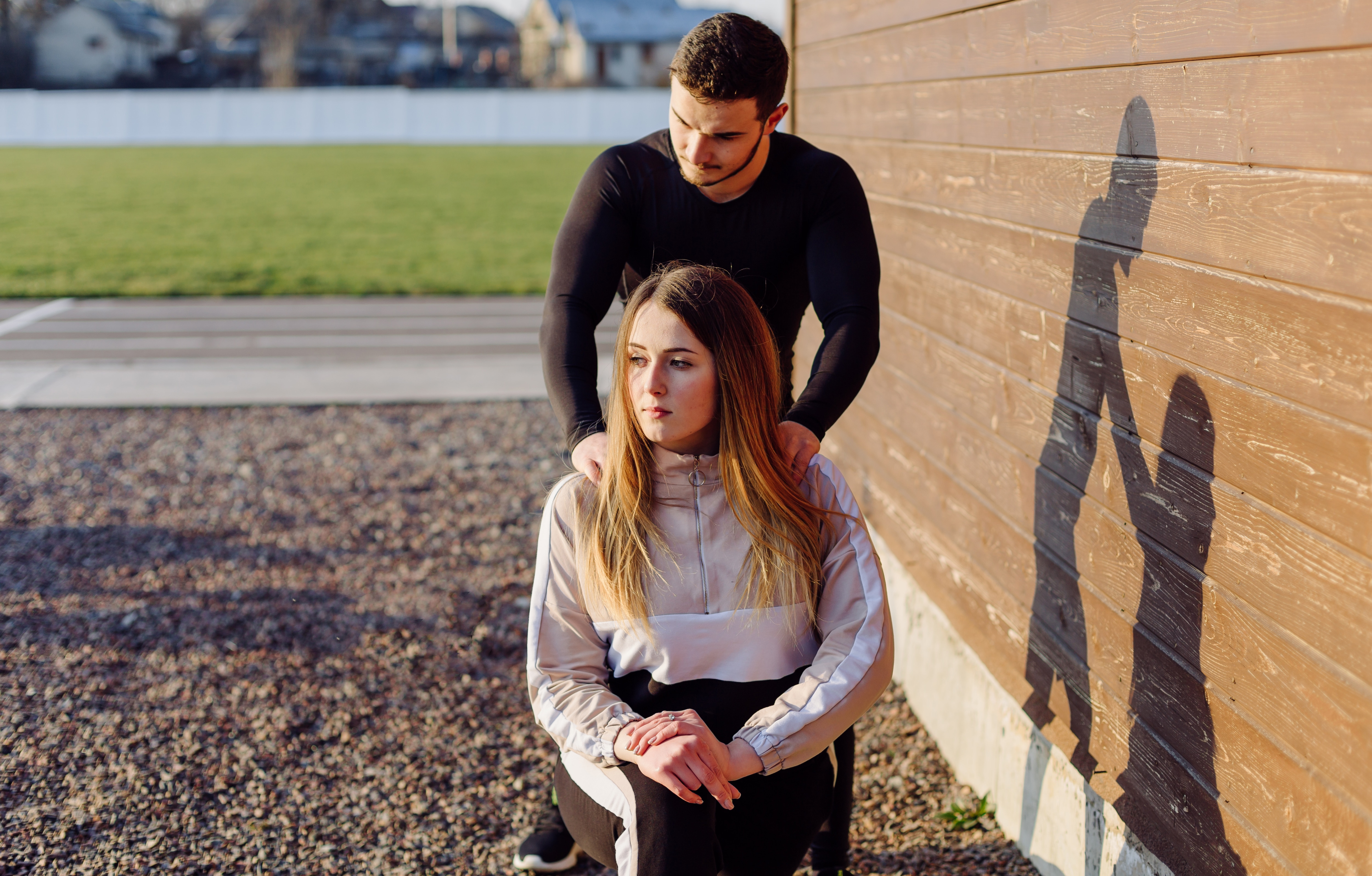 Dentro de una relación de pareja debemos sentirnos escuchadas y sentir que somos una prioridad. Foto; Freepik.