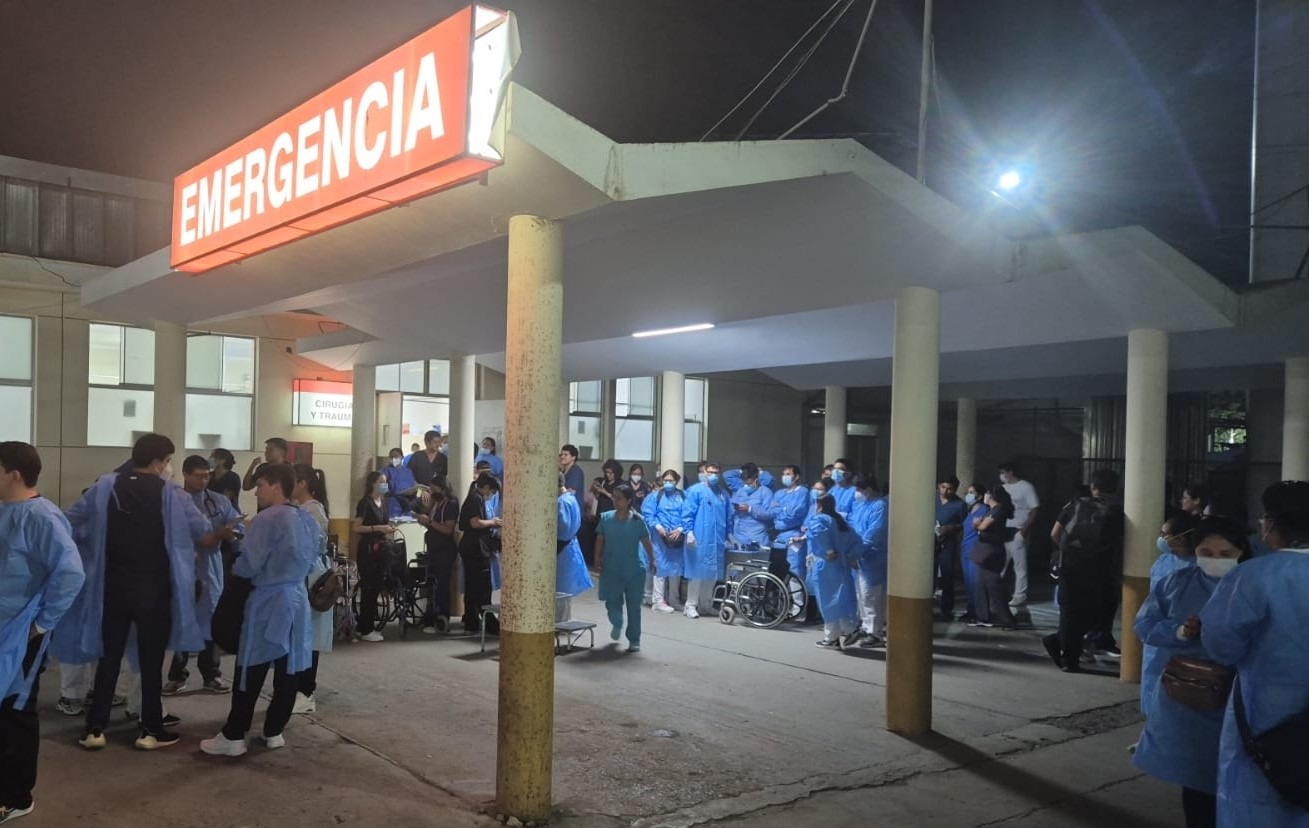 Víctimas fueron llevadas a tres hospitales de Trujillo.