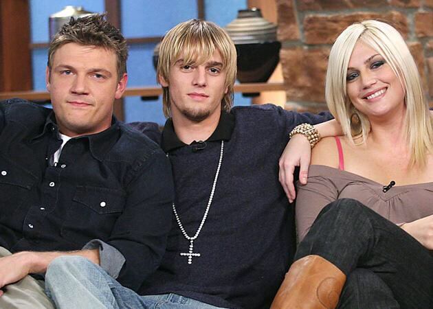 Nick Carter, Aaron Carter y Leslie Carter en un programa de televisión (Foto: Rex Features)