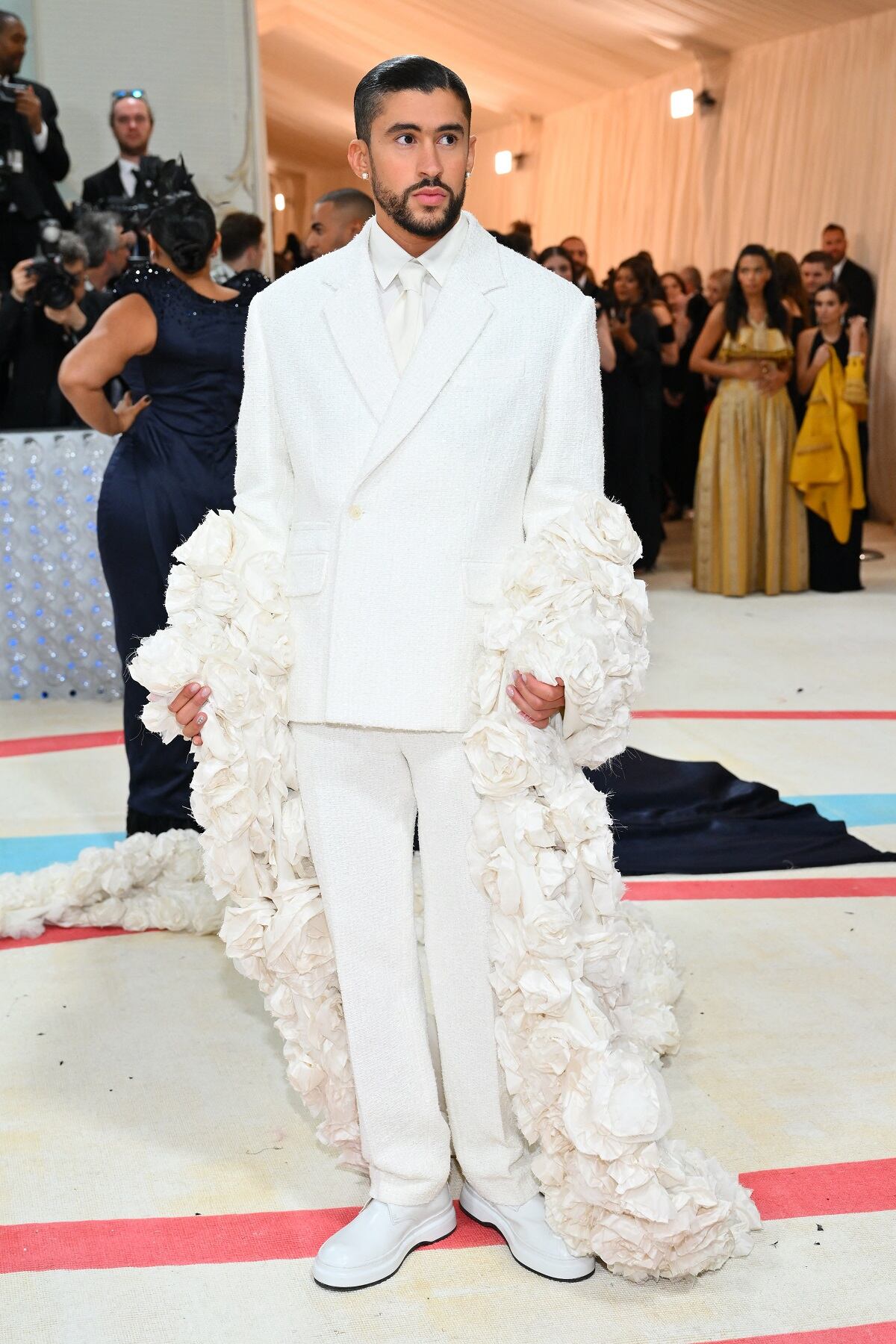 Bad Bunny en la Met Gala 2023. (Foto: AFP).