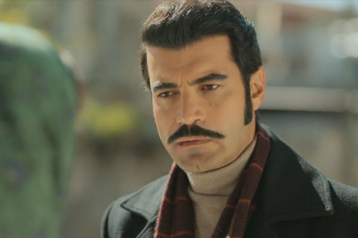 Demir descubre que Fikret es su hermanastro en “Tierra amarga” (Foto: Tims & B Productions)