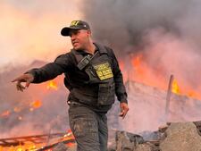 Independencia: Incendio arrasa varias viviendas en lo alto de un cerro | VIDEO