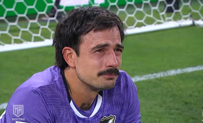 Golero Guillermo Viscarra, muy afectado tras la eliminación de Bolivia en el Repechaje. (Captura TV)