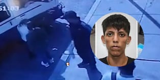 Cámaras captaron momento en el que 'jalador' cerró la puerta del vehículo y chofer fue baleado al interior.