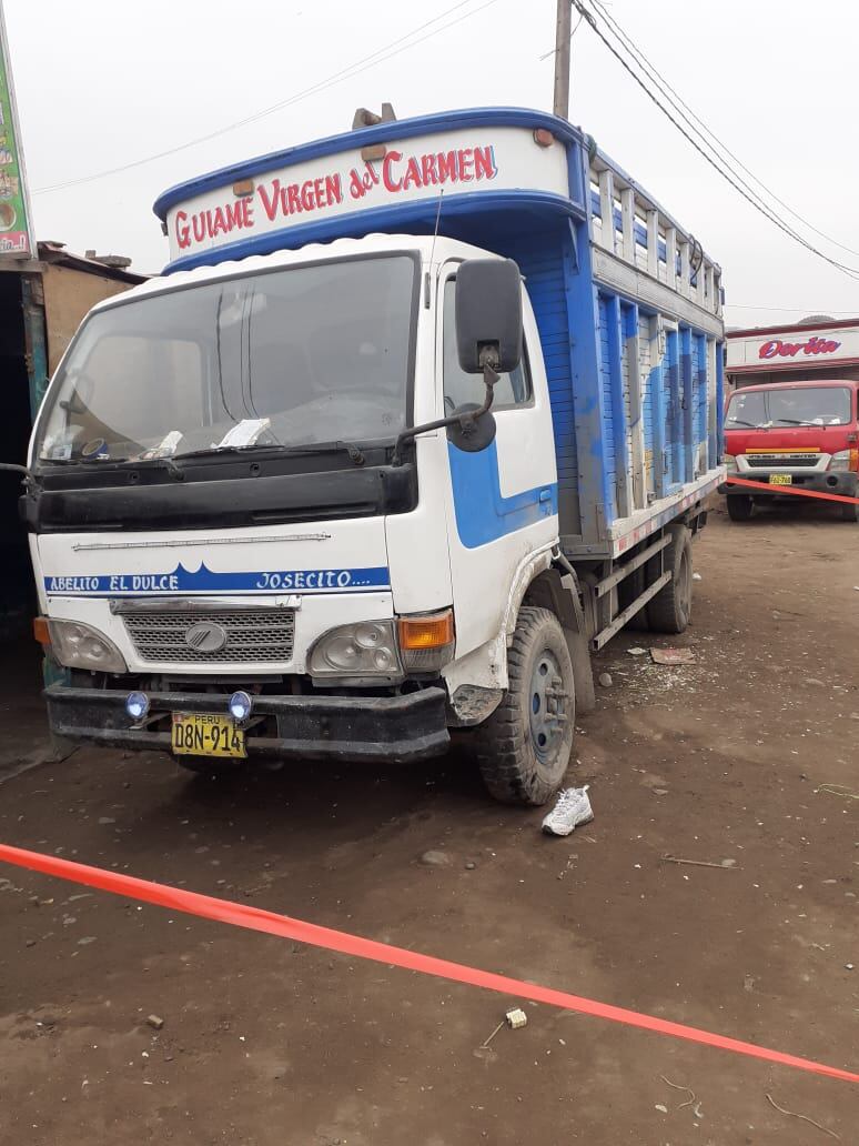 El comerciante mayorista, Abel Acosta Avalos (42), ‘Rey del chancho’, fue asesinado de tres balazos por asaltantes armados que también hirieron a su hijo José Luis Herrera Nieto (25), y les robaron el dinero. (foto: TROME)