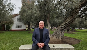 Adolfo Dammert Ludowieg: ‘Lo mejor para un enfermo de cáncer, es visitarlo, regalarle un libro y contarle lo que pasa en el mundo’