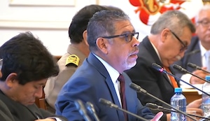 Diputado de Juntos por el Perú se queda dormido durante sesión de la Comisión de Justicia y Derechos Humanos | VIDEO