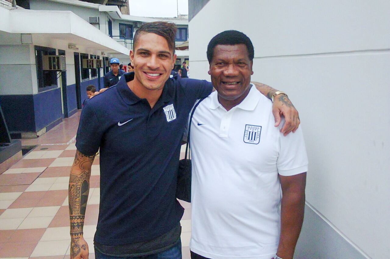 El 'tanque' se declara hincha de Paolo Guerrero..