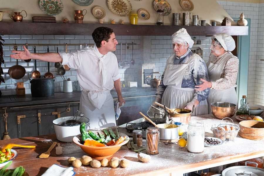 El personal de La Promesa no sabe cómo revelarle la verdad a María Fernández (Foto: RTVE)