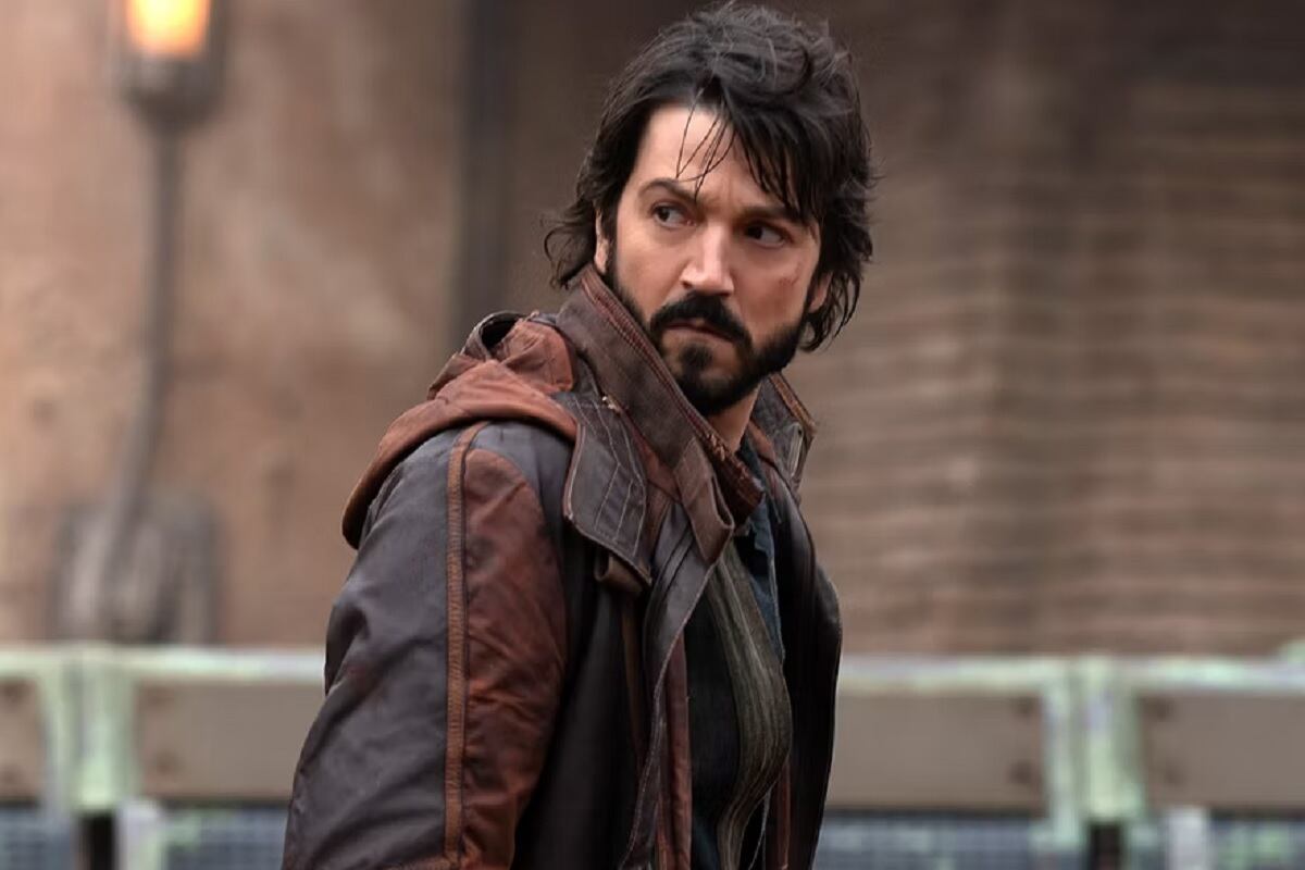 Diego Luna interpreta a Cassian Andor en la nueva serie de "Star Wars" (Foto: Disney Plus)
