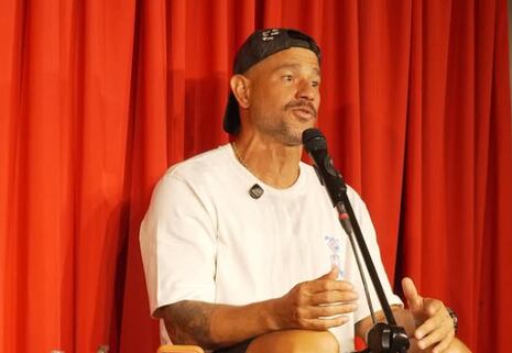 Yaco Eskenazi sufrió un desgarro en la pierna tras jugar fútbol y deberá estar fuera de las canchas