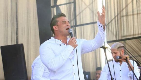 Christian Domínguez desafina al cantar “Te juro que te amo” y recibe duras críticas