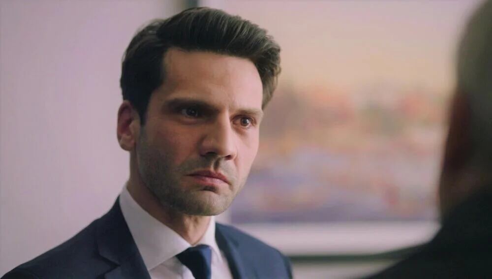 Ilgaz renuncia a su cargo en la telenovela turca "Secretos de familia" (Foto: Ay Yapım)