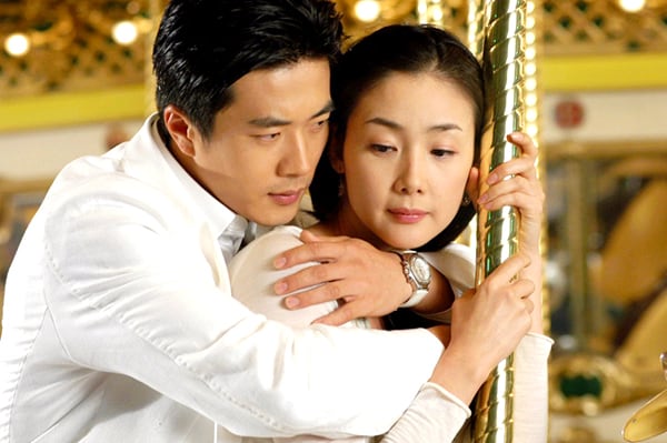 Choi Ji Woo y Kwon Sang Woo, protagonistas de "Escalera al cielo" (Foto: SBS)