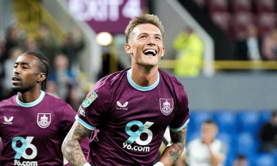 Pasaron siete años para que un peruano vuelva a marcar un gol en el fútbol inglés. (Foto: Burnley)