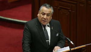 Promueven moción de censura contra Gustavo Adrianzén por el asesinato de 13 personas en mina de Pataz