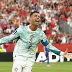 Rompió deuda en los Mundiales con golazo