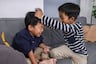 ¿Por qué mi hijo pequeño les pega a otros niños?