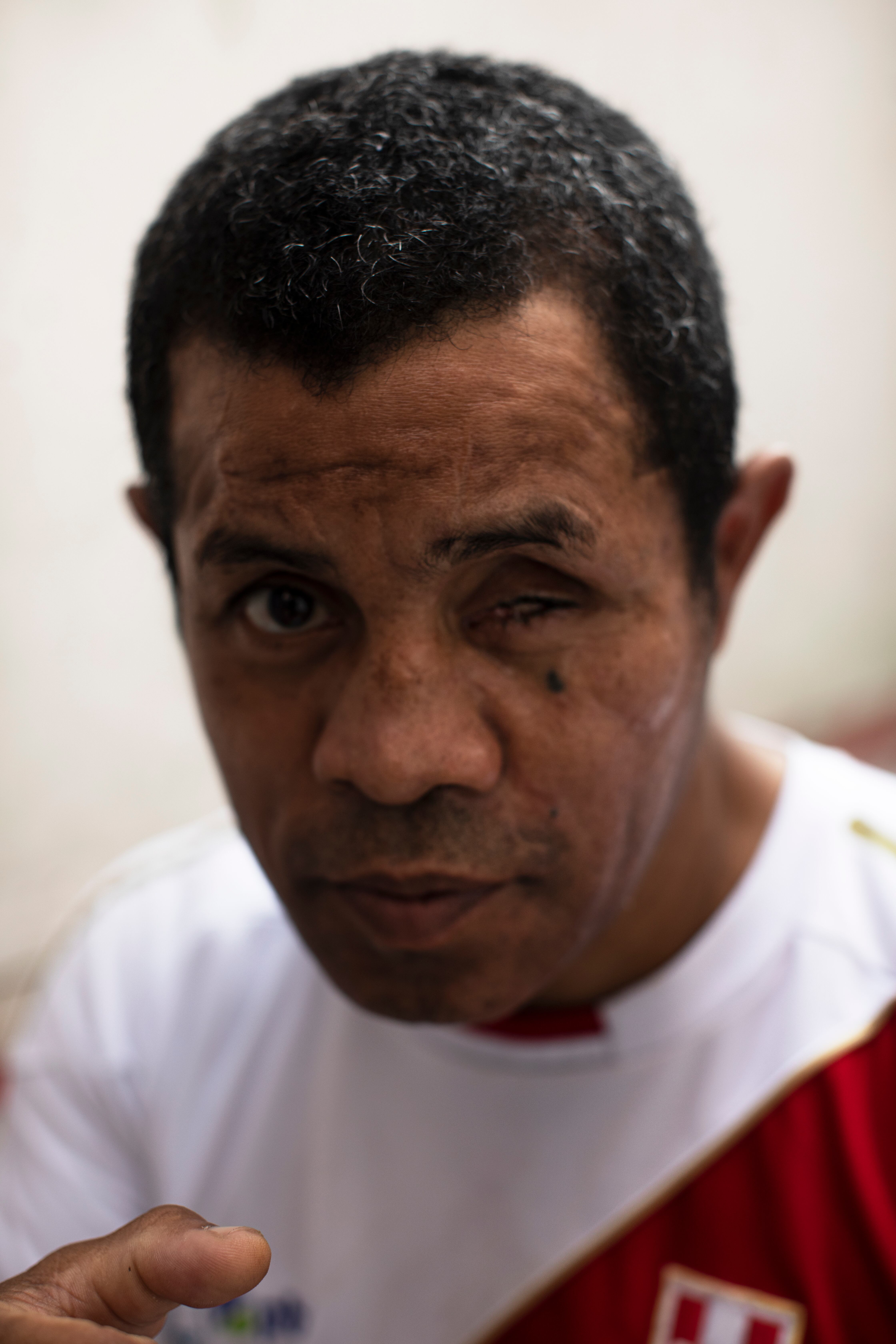 El polémico exboxeador Mario Broncano es su 'hijo' del pabellón 12 en Castro Castro. | Foto: José Rojas Bashe.