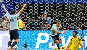 Maximiliano Araújo de ‘palomita’ puso el empate 1-1 de Uruguay ante Cabo Verde | VIDEO