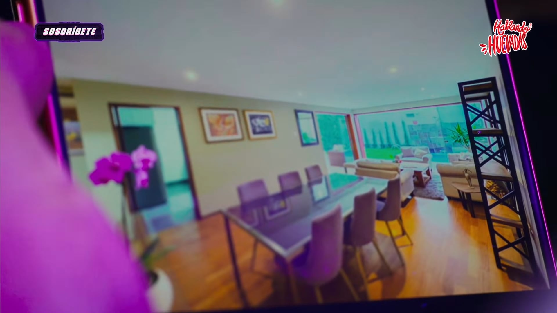 Comediante le regala una casa a su madre. (YouTube)