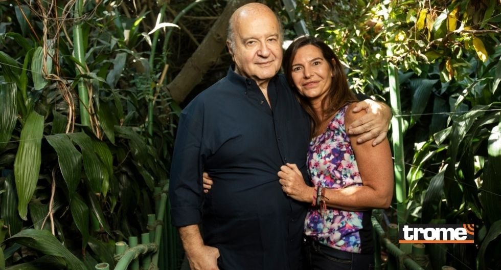 Hernando de Soto y su pareja Carla en entrevista para Trome